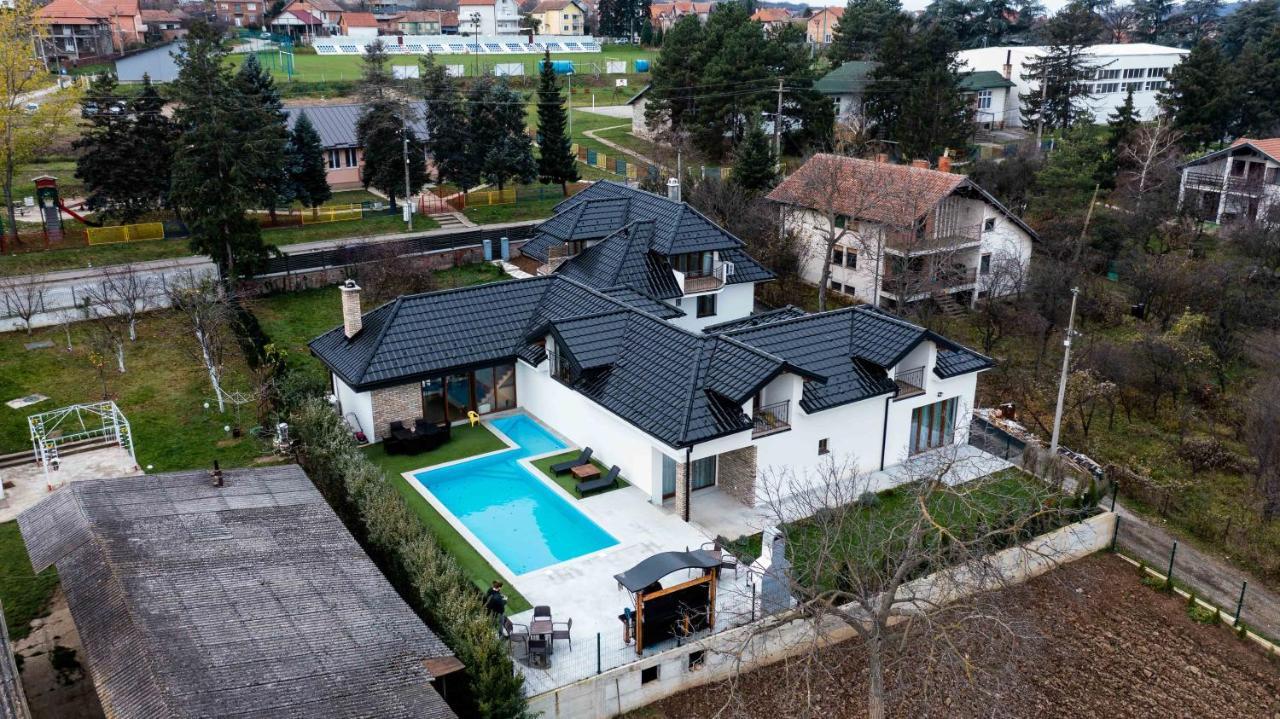 City Escape Luxury Villa Zuce Exterior foto